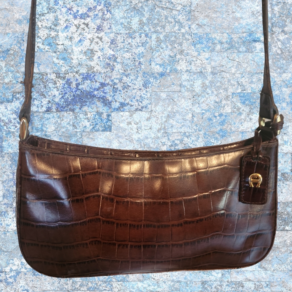 CROC-EMBOSSED LEATHER ETIENNE AIGNER CROSSBODY EUC - Picture 2 of 8
